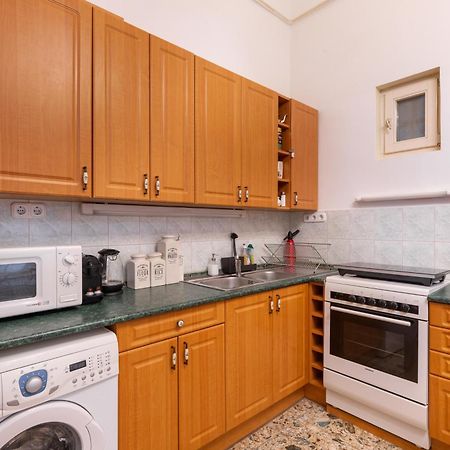 D8 Sphinx Apartman Boedapest Buitenkant foto