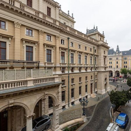 D8 Sphinx Apartman Boedapest Buitenkant foto